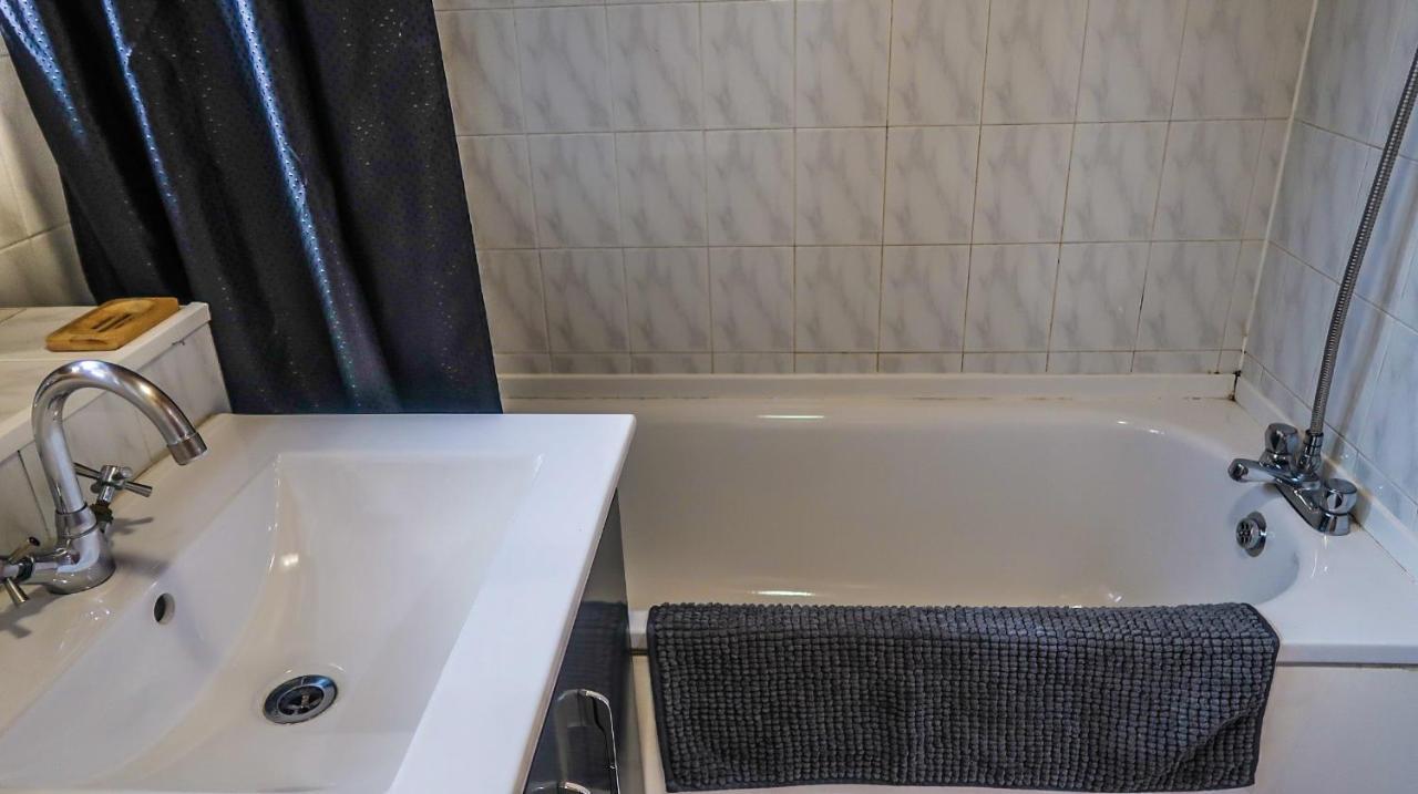 Cozy Double Room - Only Room 런던 외부 사진